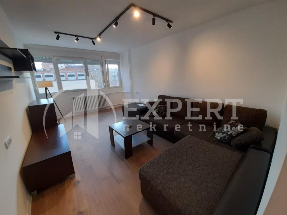 Glavna slika -Cara Dušana, Trosoban stan za izdavanje, 63m2, 450€