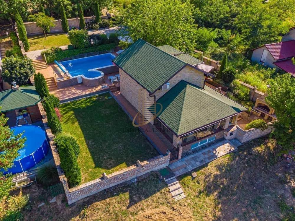 Glavna slika - Kuća na prodaju, 140m2, 350.000€