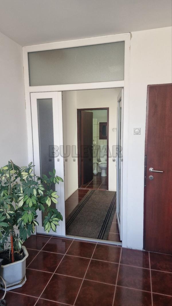 Slika 8 - Topličkog partizanskog odreda,  Lokal za izdavanje, 90m2, 330€