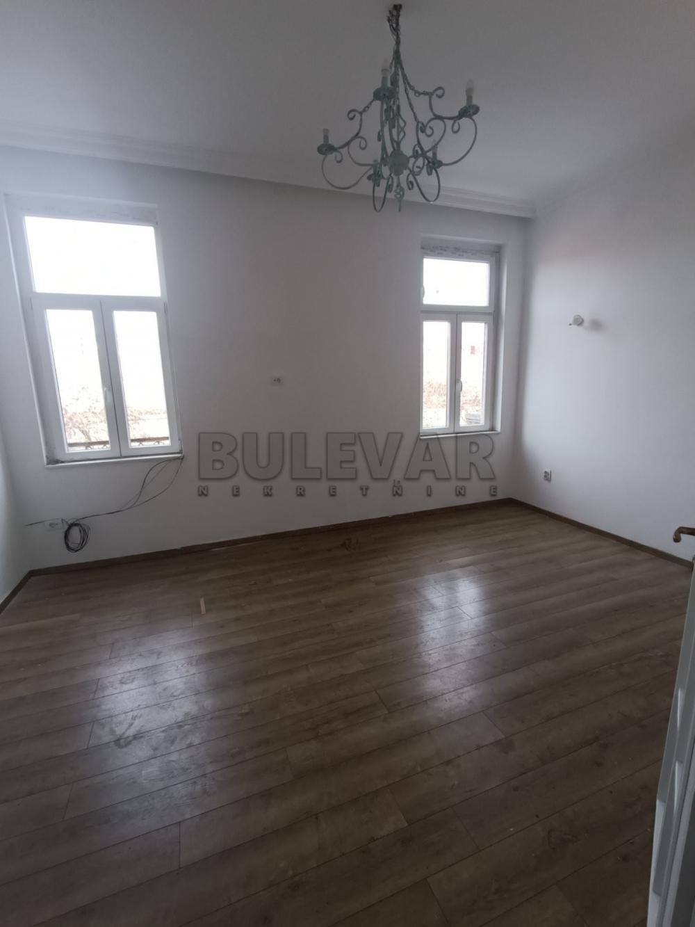 Slika 10 - Cara Dušana,  Lokal za izdavanje, 106m2, 600€
