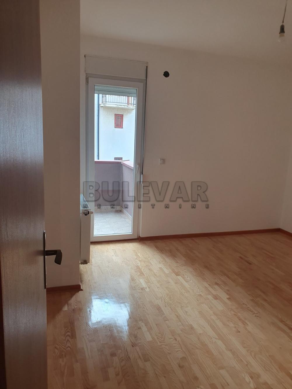 Slika 8 - Španskih boraca, Četvorosoban stan za izdavanje, 116m2, 500€