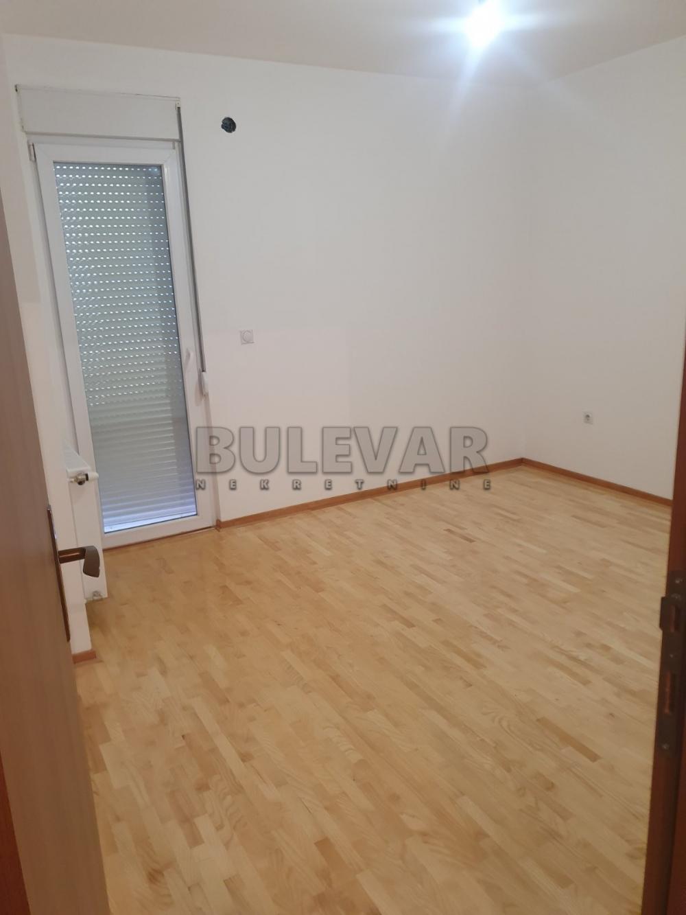 Slika 5 - Španskih boraca, Četvorosoban stan za izdavanje, 116m2, 500€