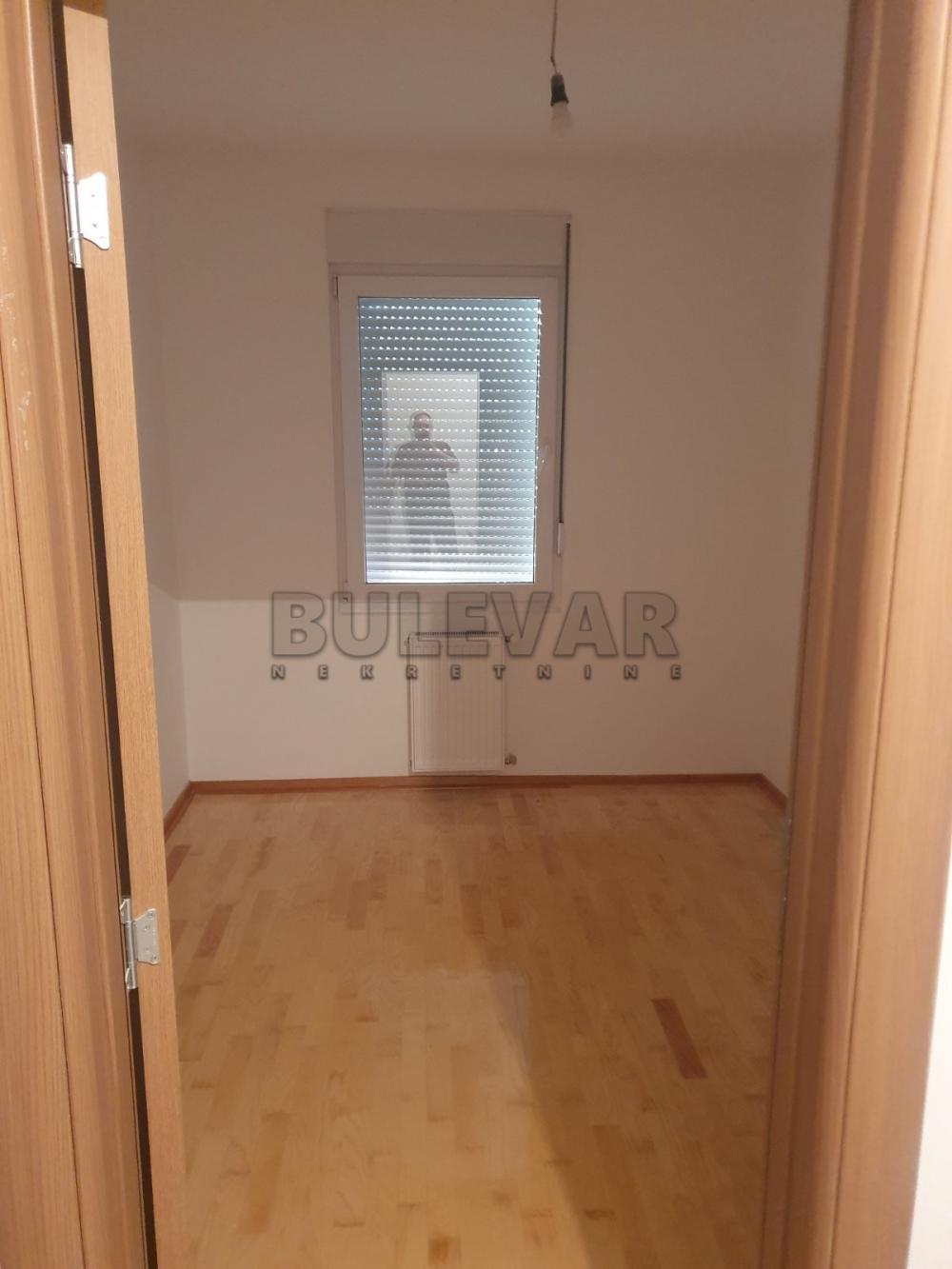 Slika 6 - Španskih boraca, Četvorosoban stan za izdavanje, 116m2, 500€