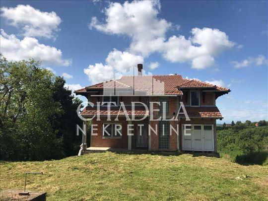 Slika 1 - Lipovički put,  Kuća na prodaju, 316m2, 199.000€