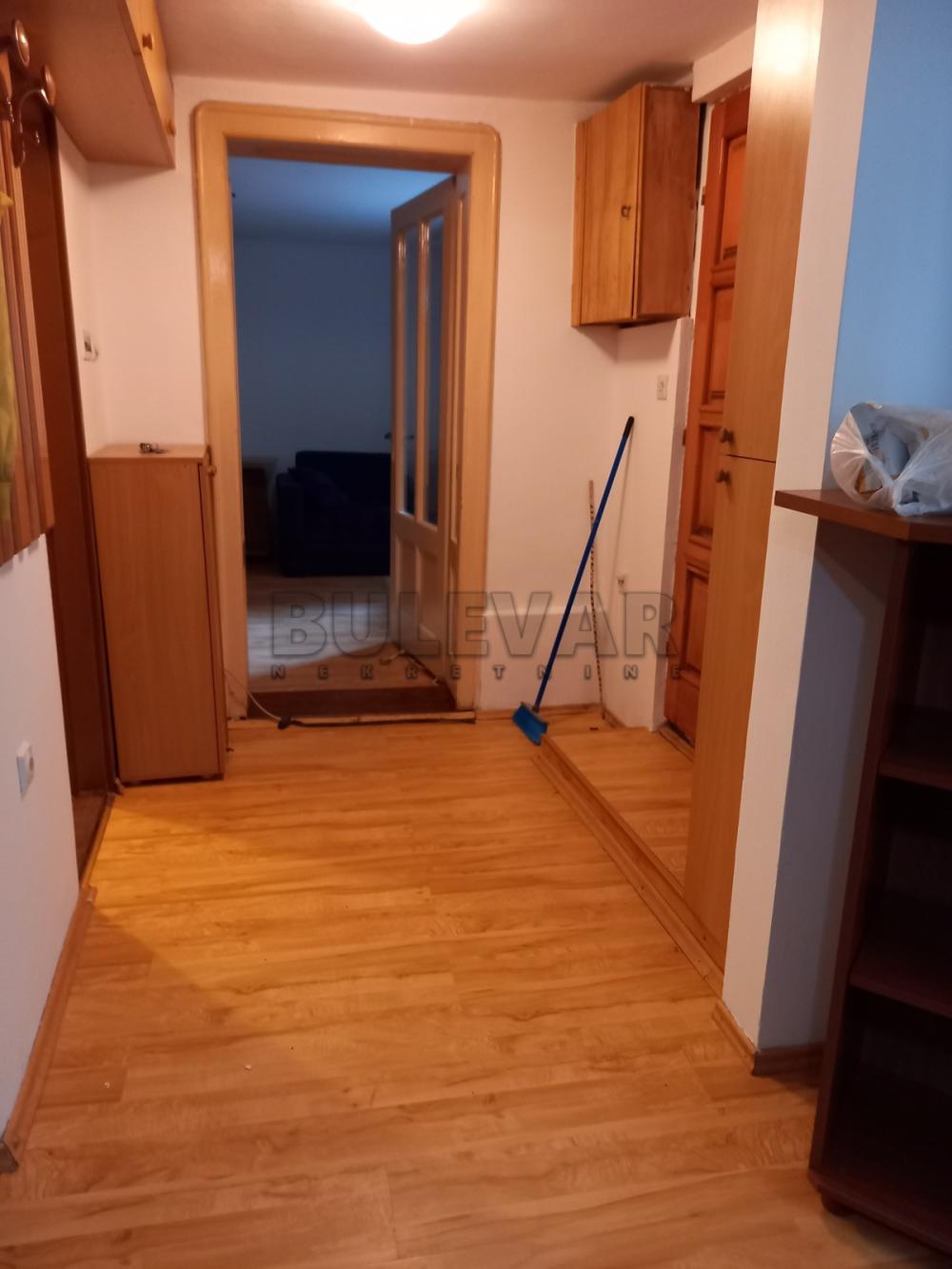 Slika 5 - Janka Veselinovića, Jednoiposoban stan za izdavanje, 42m2, 300€