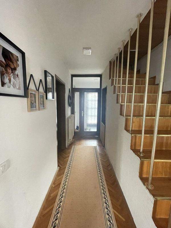 Slika 3 -  Kuća na prodaju, 296m2, 424.360€