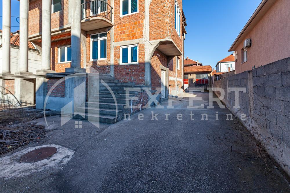 Slika 2 - Proleterska,  Kuća na prodaju, 500m2, 721.000€