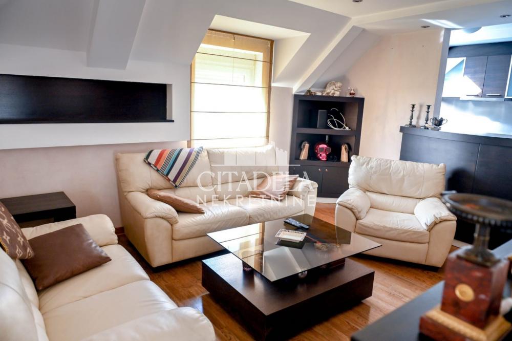 Slika 1 - Trgovačka, Četvorosoban stan na prodaju, 100m2, 240.000€