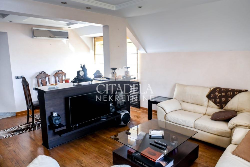 Slika 4 - Trgovačka, Četvorosoban stan na prodaju, 100m2, 240.000€