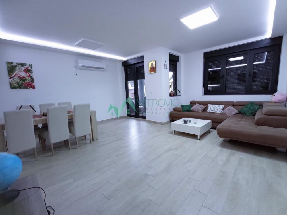 Glavna slika -Trosoban stan za izdavanje, 80m2, 1.000€