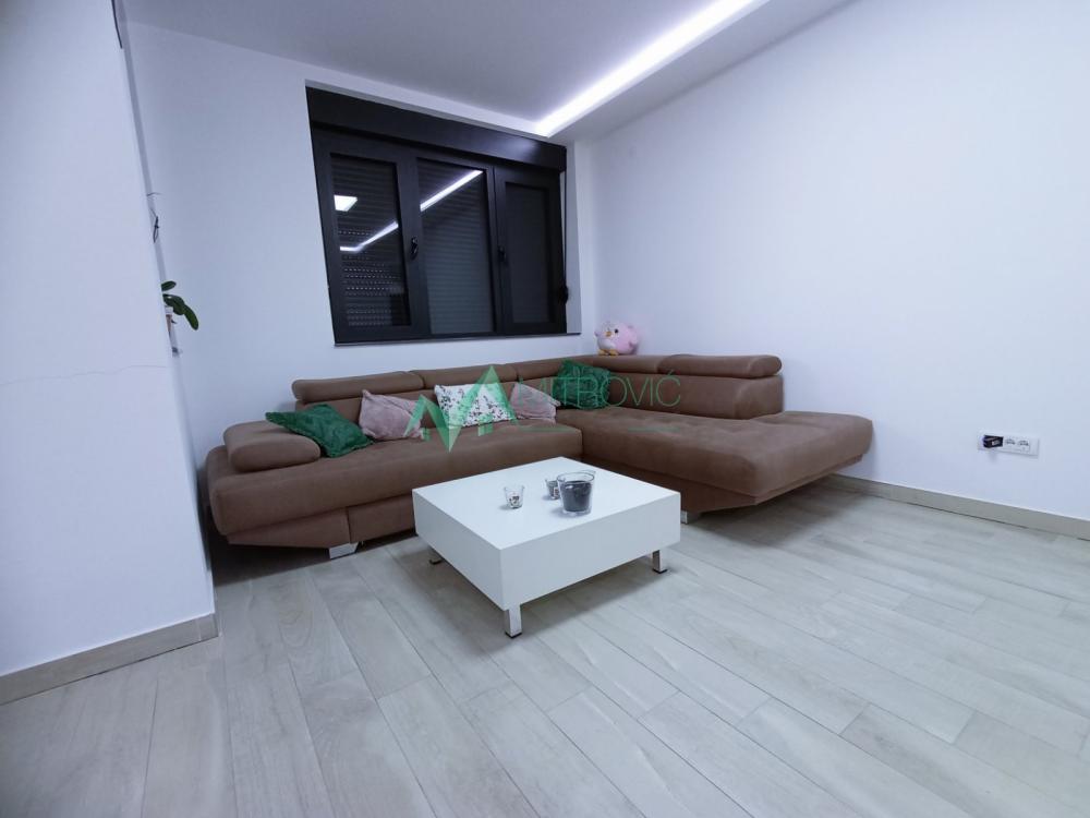 Slika 1 - Trosoban stan za izdavanje, 80m2, 1.000€