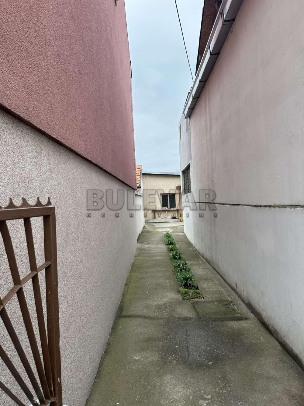 Slika 3 - Jovana Ristića,  Kuća na prodaju, 204m2, 160.000€