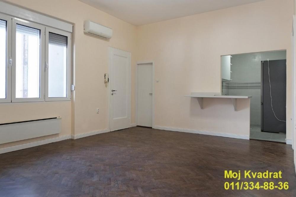Glavna slika -Četvorosoban stan za izdavanje, 105m2, 1.200€