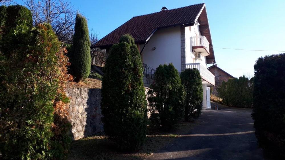 Slika 1 - Vihorska,  Kuća na prodaju, 164m2, 375.950€