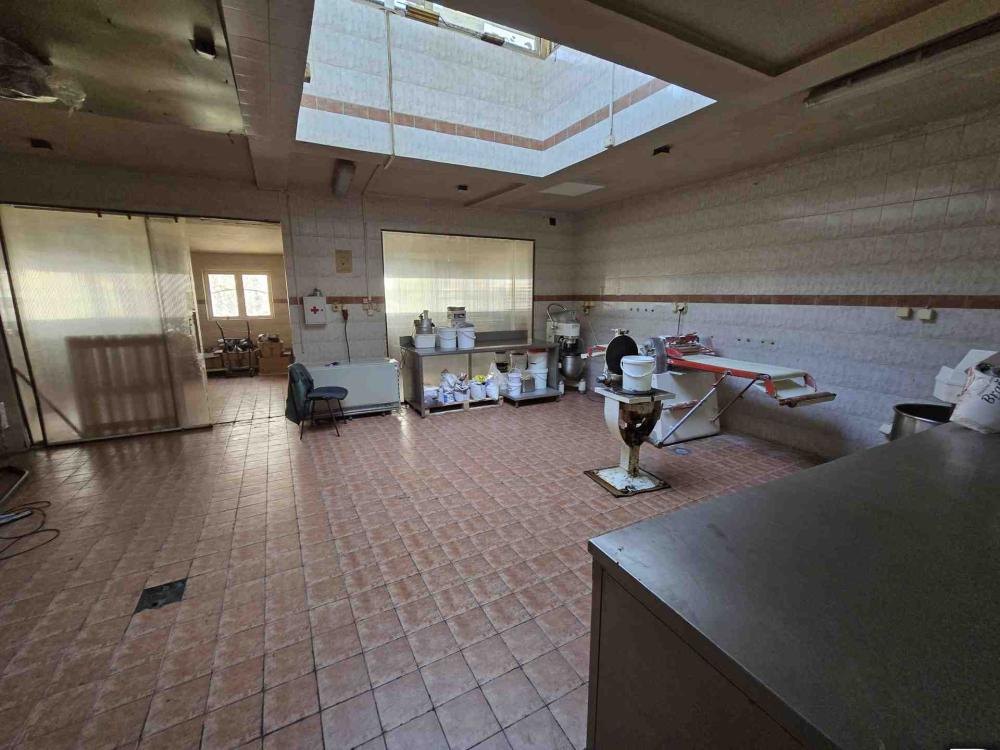 Slika 8 - Vojvode Stepe,  Lokal za izdavanje, 600m2, 5.000€