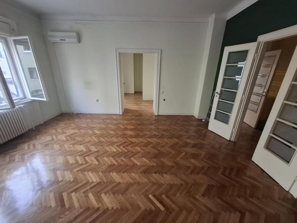 Slika 3 - Troiposoban stan za izdavanje, 122m2, 1.500€