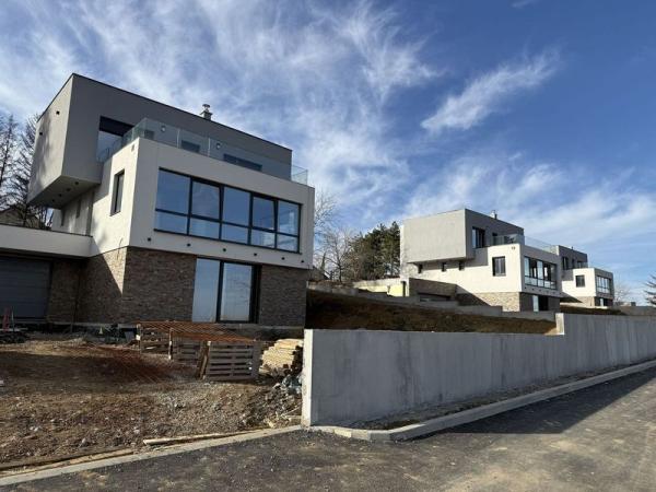 Slika 1 -  Kuća na prodaju, 313m2, 566.500€