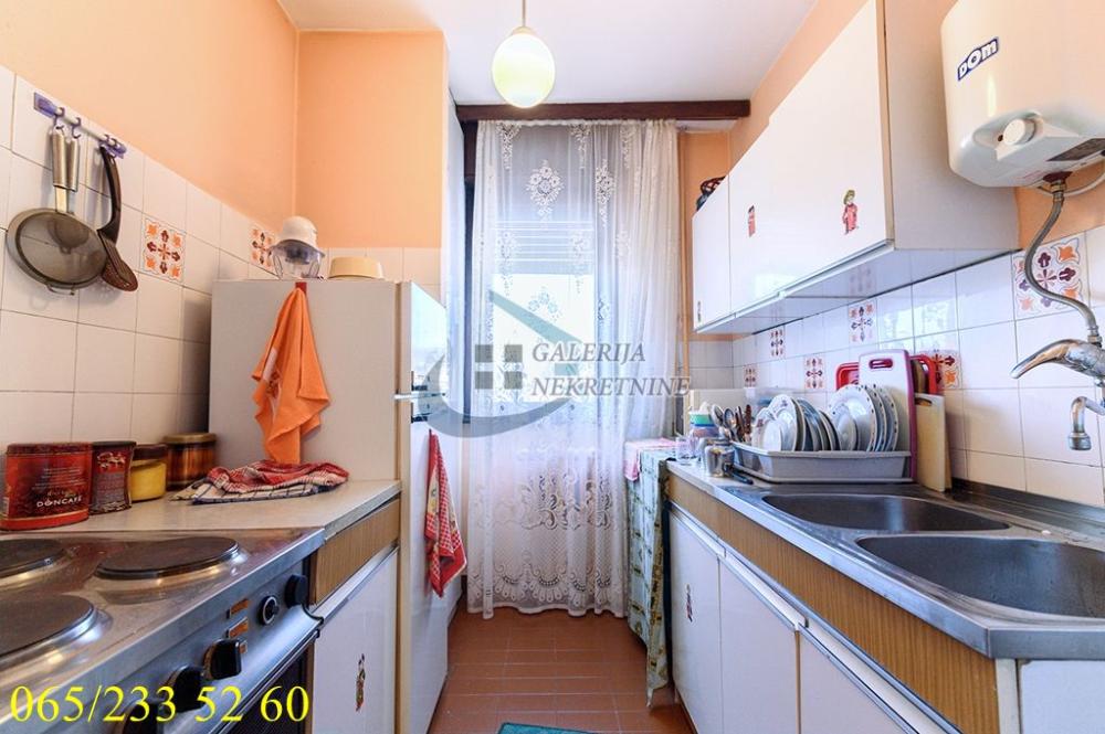 Slika 1 - Pere Velimirovića, Trosoban stan na prodaju, 70m2, 175.000€
