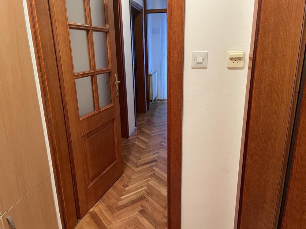 Slika 5 - Jednoiposoban stan za izdavanje, 40m2, 400€