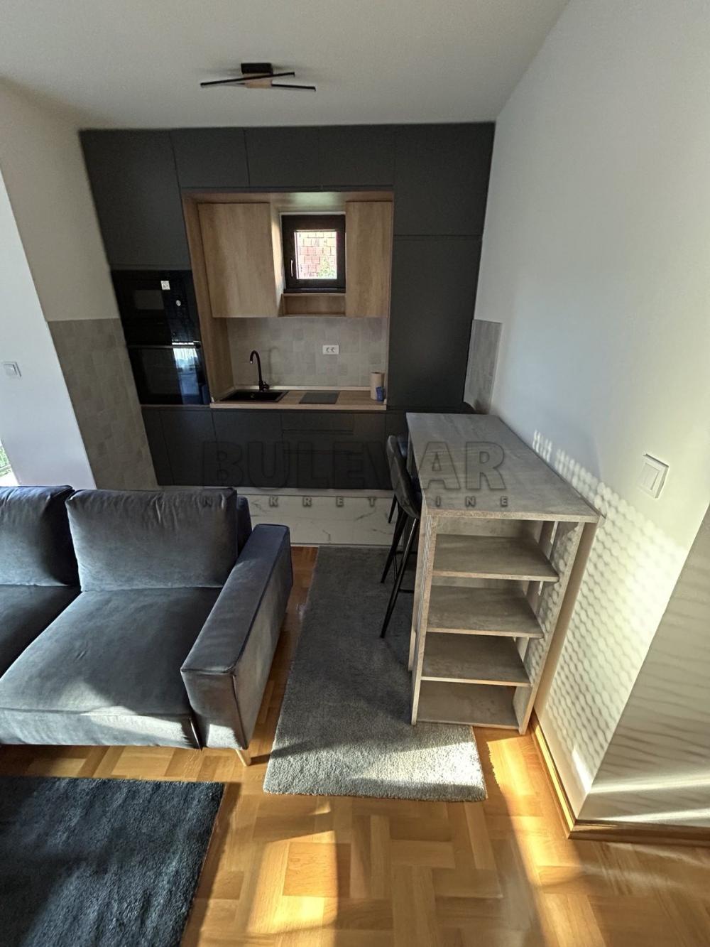 Slika 3 - Pirotska,  Stan za izdavanje, 28m2, 350€