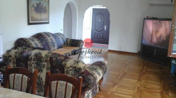 Slika 6 - Partizanski blok ulica 2.,  Kuća na prodaju, 301m2, 247.000€