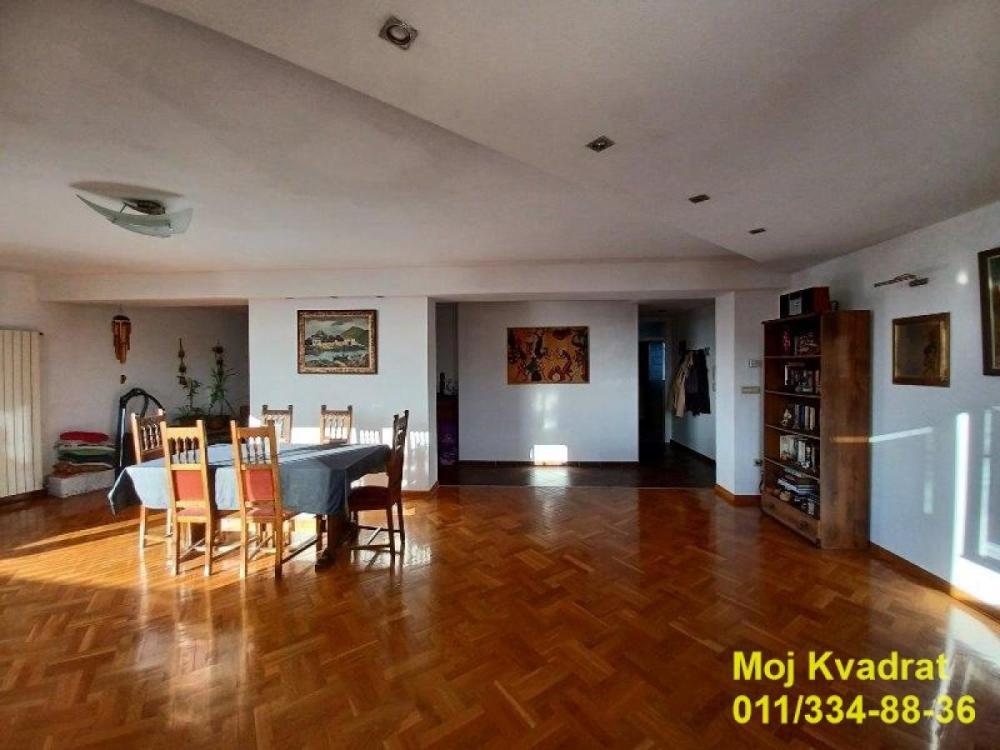 Glavna slika -Petosoban stan na prodaju, 220m2, 398.000€