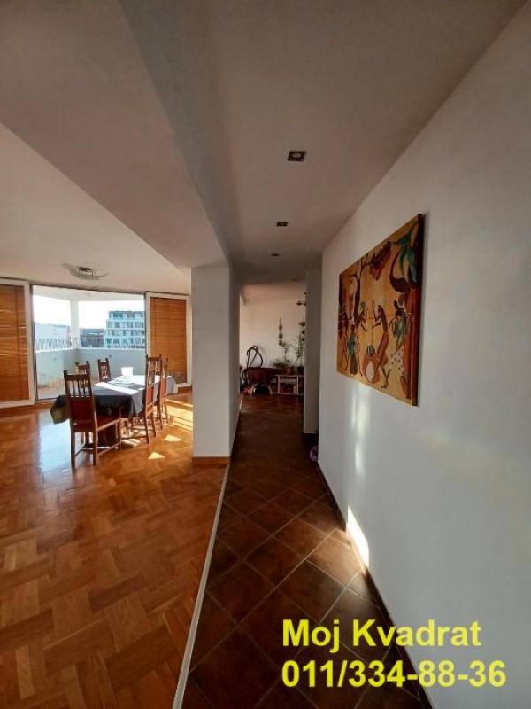 Slika 2 - Petosoban stan na prodaju, 220m2, 398.000€