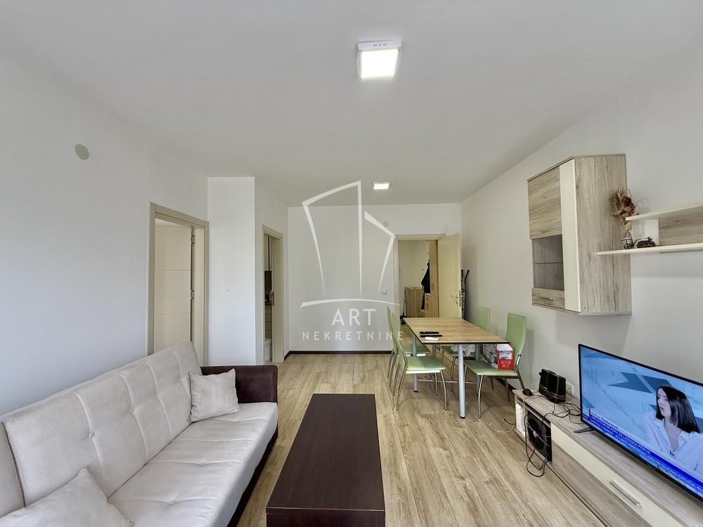 Slika 2 - Banjska, Trosoban stan za izdavanje, 53m2, 850€