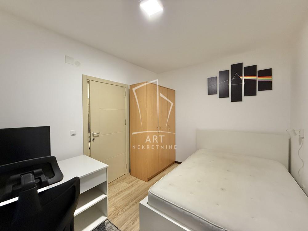 Slika 9 - Banjska, Trosoban stan za izdavanje, 53m2, 850€