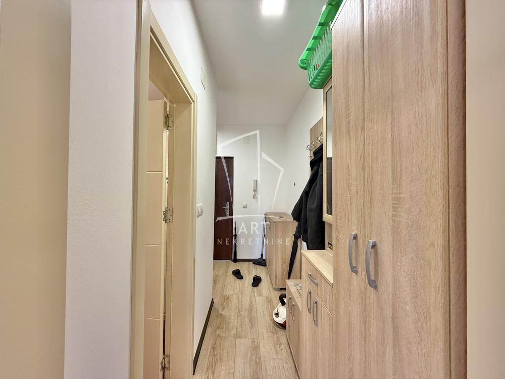 Slika 10 - Banjska, Trosoban stan za izdavanje, 53m2, 850€