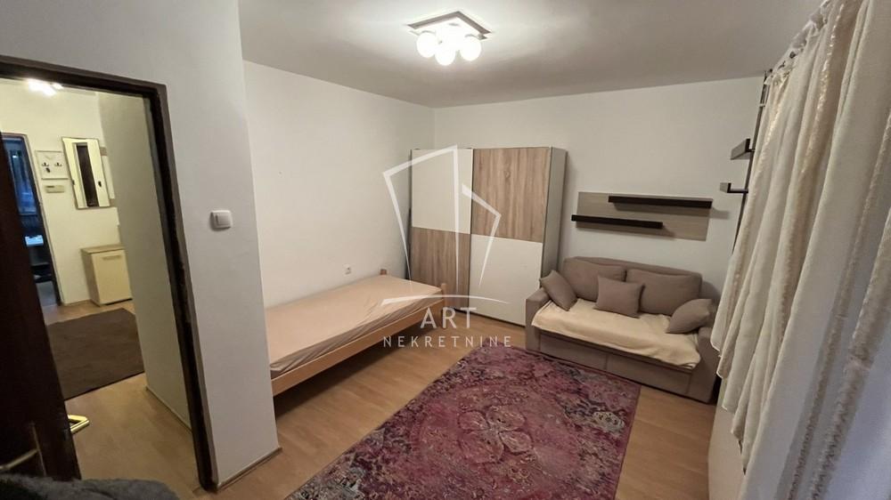 Slika 7 - Pavla Popovića, Trosoban stan za izdavanje, 90m2, 650€