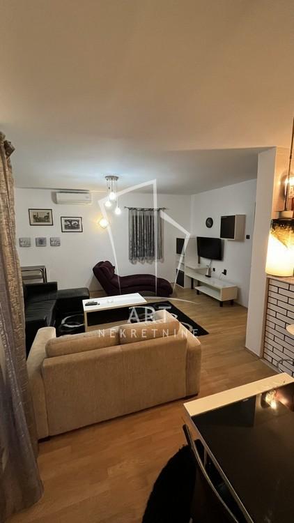 Slika 5 - Pavla Popovića, Trosoban stan za izdavanje, 90m2, 650€