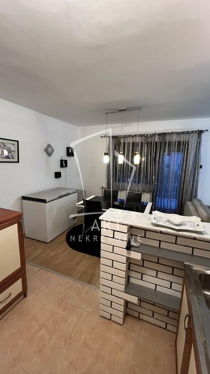 Slika 4 - Pavla Popovića, Trosoban stan za izdavanje, 90m2, 650€