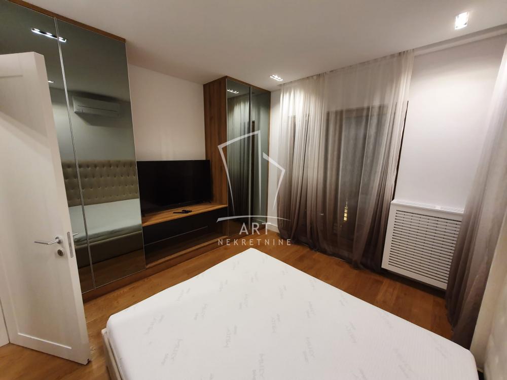 Slika 4 - Vojvode Milenka, Trosoban stan za izdavanje, 88m2, 2.200€