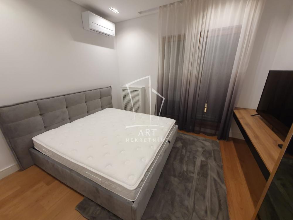 Slika 3 - Vojvode Milenka, Trosoban stan za izdavanje, 88m2, 2.200€