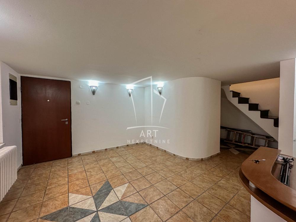 Slika 10 - Obilićev Venac, Četvorosoban stan za izdavanje, 85m2, 1.100€