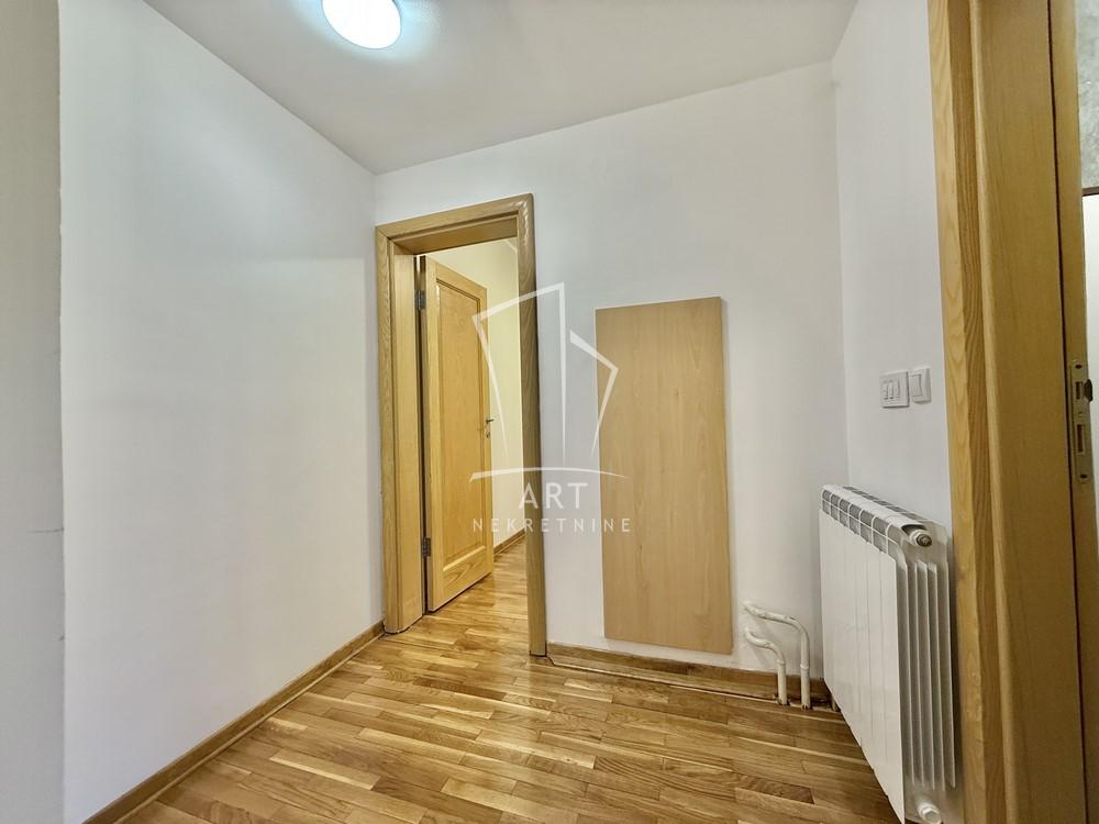 Slika 10 - Raška, Šestosoban stan za izdavanje, 147m2, 2.500€