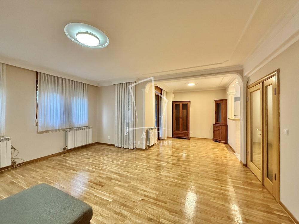 Slika 2 - Raška, Šestosoban stan za izdavanje, 147m2, 2.500€