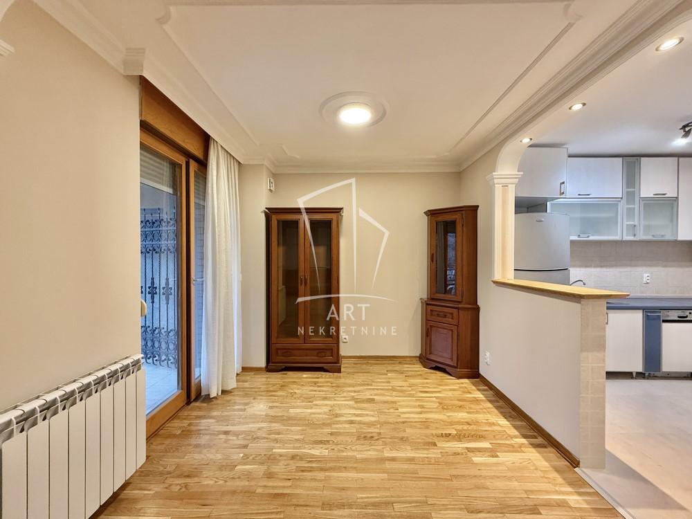 Slika 4 - Raška, Šestosoban stan za izdavanje, 147m2, 2.500€