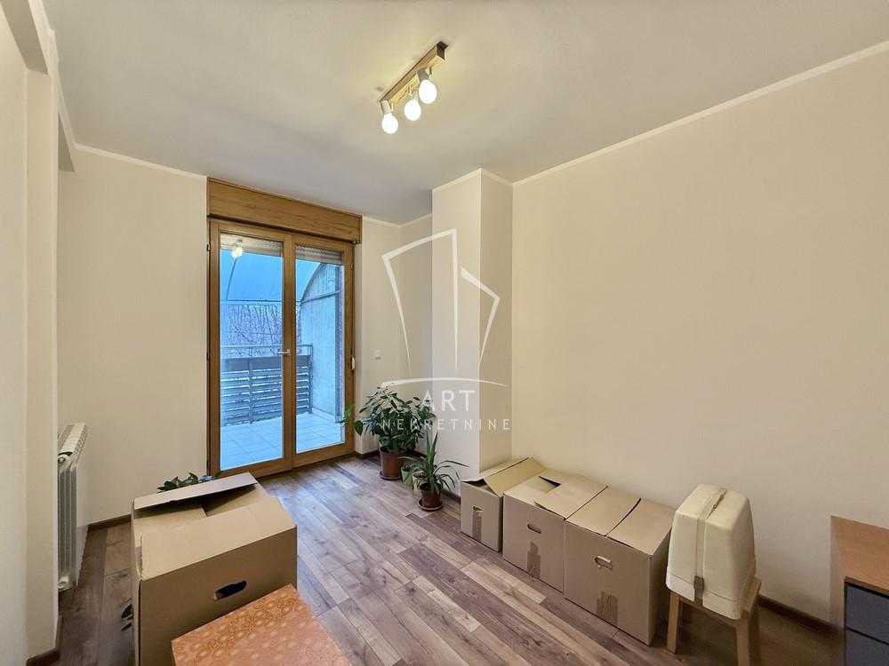 Slika 11 - Raška, Šestosoban stan za izdavanje, 147m2, 2.500€