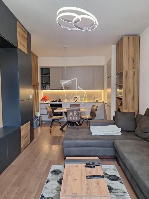 Glavna slika -Luke Ćelovića Trebinjca, Trosoban stan za izdavanje, 90m2, 1.750€