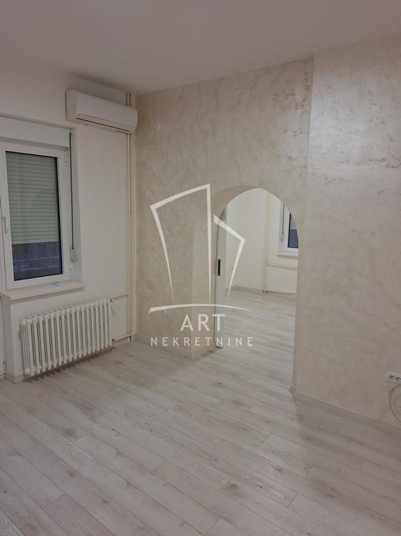 Slika 7 - Bulevar Despota Stefana, Trosoban stan za izdavanje, 80m2, 1.400€