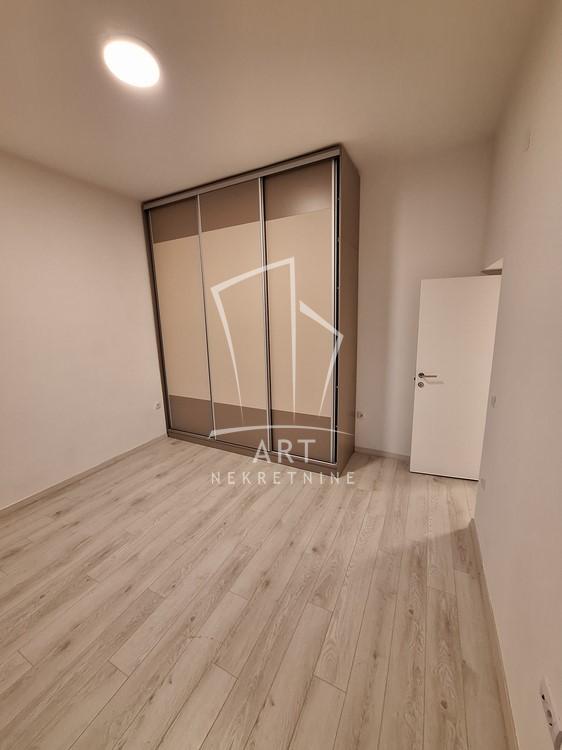 Slika 3 - Bulevar Despota Stefana, Trosoban stan za izdavanje, 80m2, 1.400€