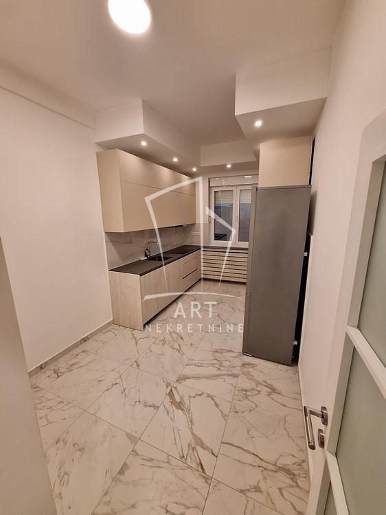 Slika 1 - Bulevar Despota Stefana, Trosoban stan za izdavanje, 80m2, 1.400€