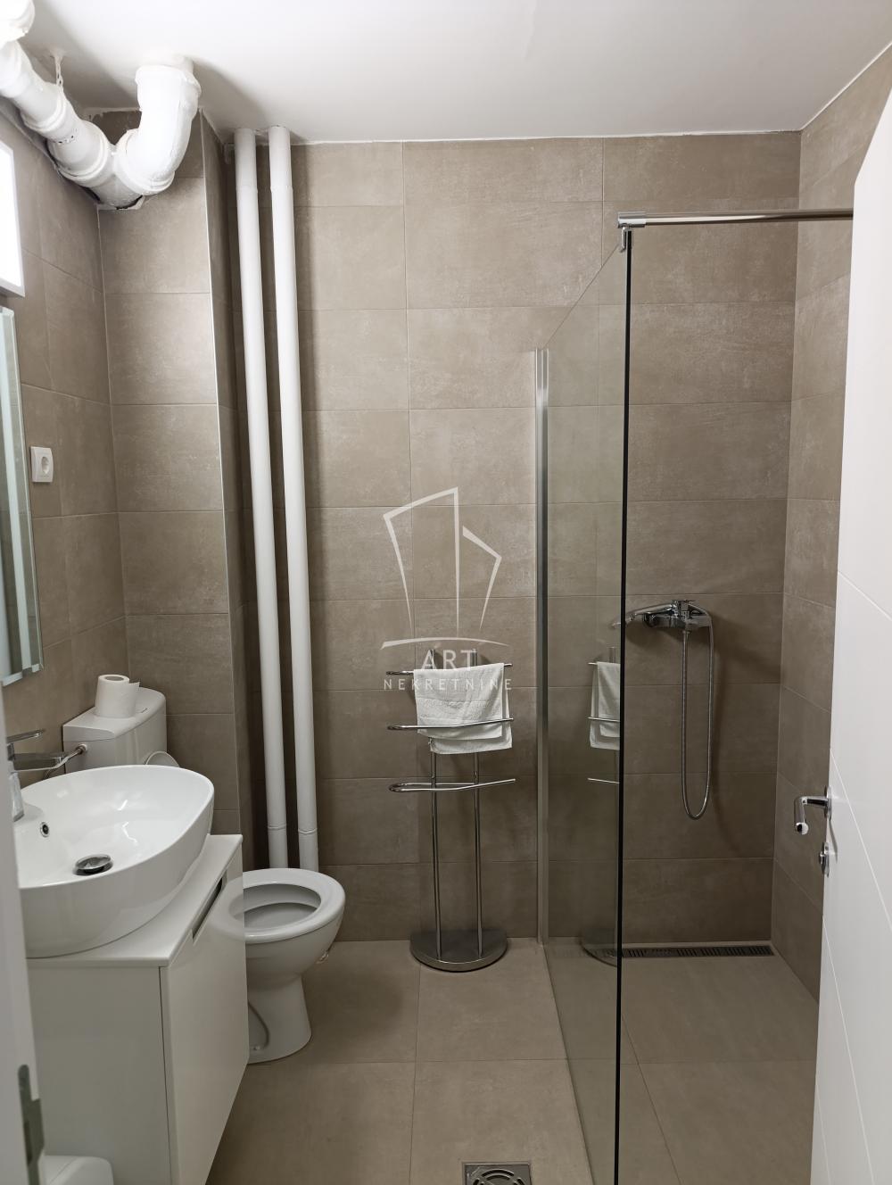 Slika 9 - Makenzijeva, Dvosoban stan za izdavanje, 65m2, 800€