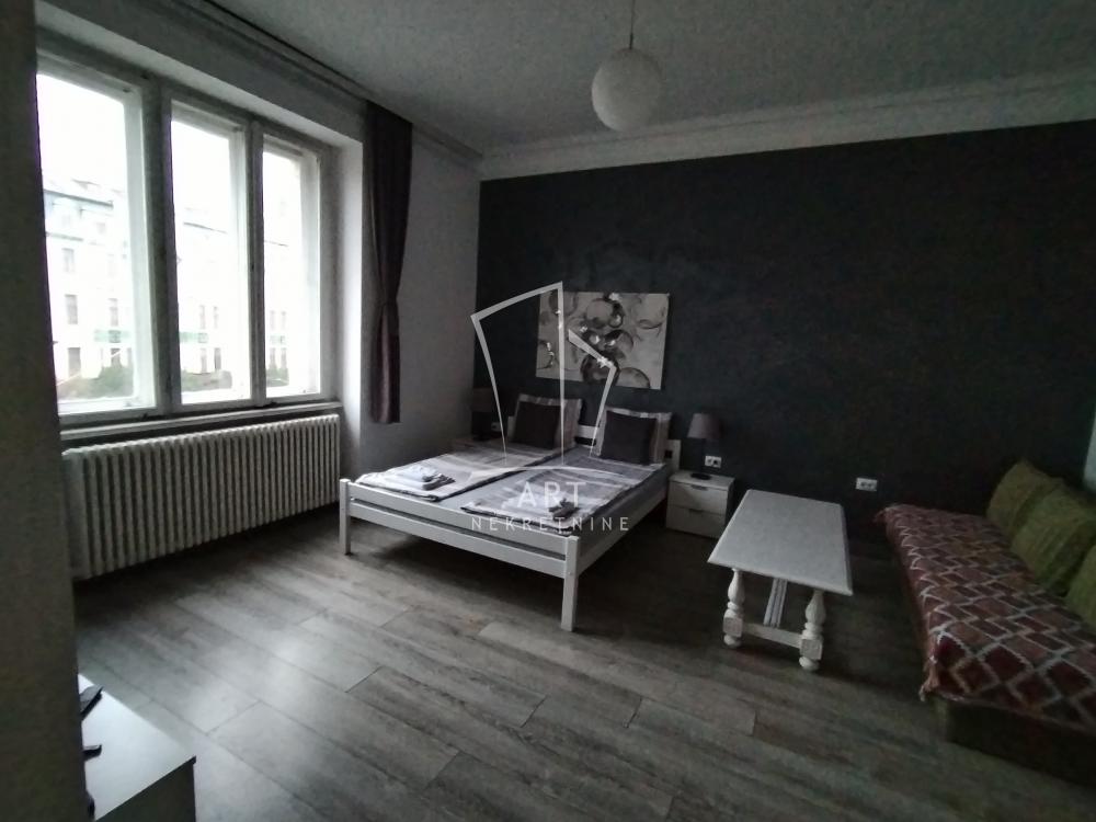 Slika 1 - Terazije, Dvosoban stan za izdavanje, 75m2, 1.000€