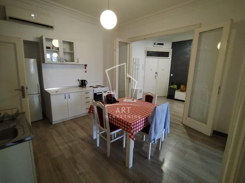 Slika 2 - Terazije, Dvosoban stan za izdavanje, 75m2, 1.000€
