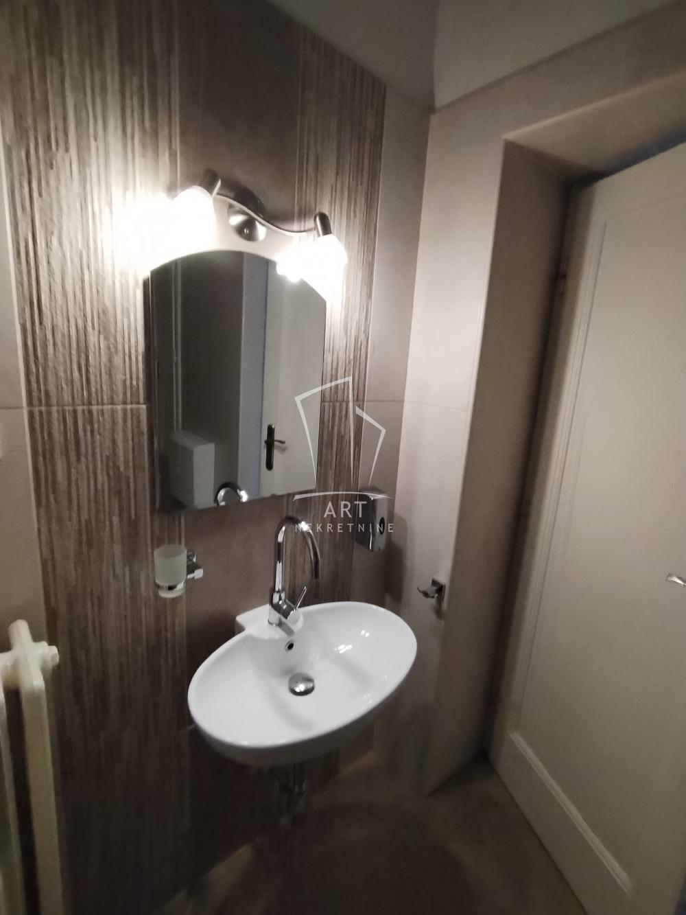 Slika 4 - Terazije, Dvosoban stan za izdavanje, 75m2, 1.000€