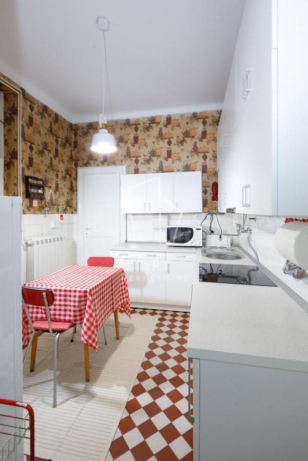 Slika 10 - Vlajkovićeva, Četvorosoban stan za izdavanje, 120m2, 1.400€