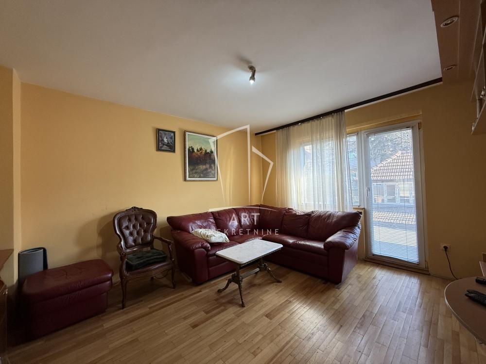 Slika 1 - Braće Mitrović,  Kuća na prodaju, 230m2, 490.000€